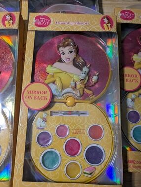 NWT Disney Beauty and the Beast Flavored Lip Gloss Set with MirrorAdd a touch o
